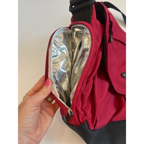COLUMBIA OUTFITTER MESSENGER DIAPER SHOULDER BAG UNISEX PARENTS RED AND BLACK - Picture 4 of 15